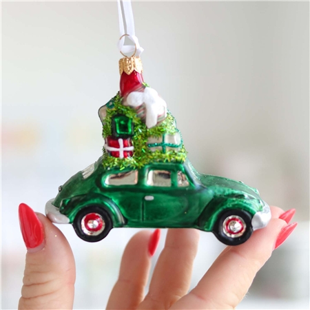 Petite voiture de Noël en verre avec des cadeaux de Glassor